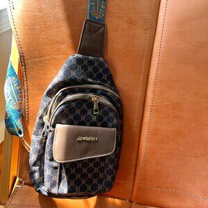 Vegan cross body - Mid size (approx 12 x 9")